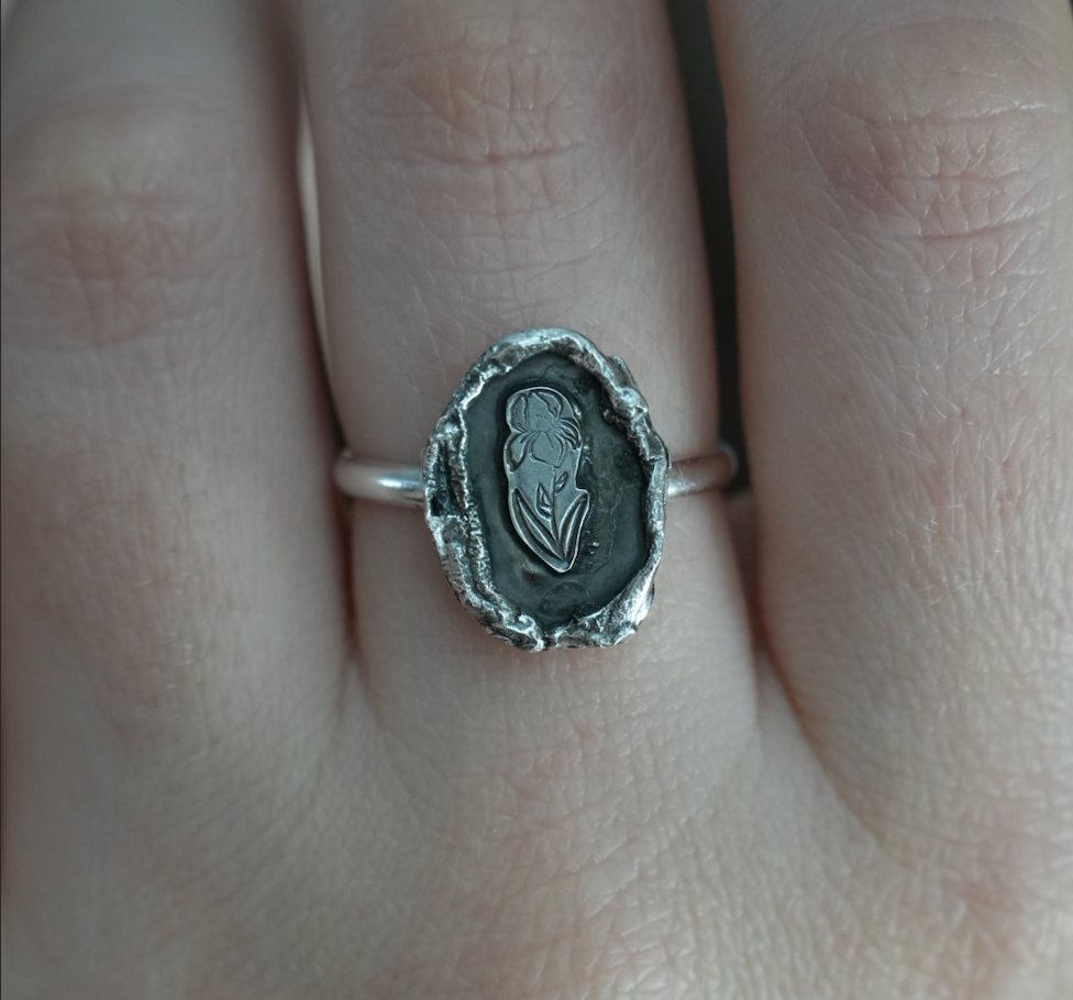Organic Iris Ring