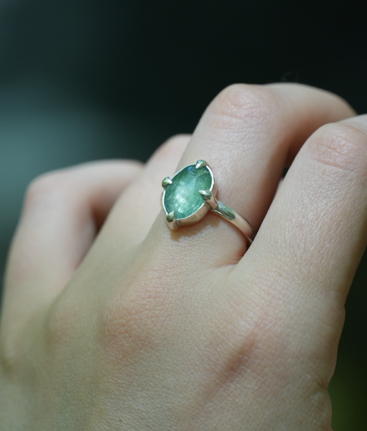 Green Kyanite Ring | Size 8