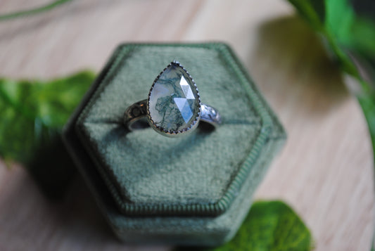 Teardrop Moss Agate Ring