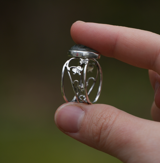 Moss Agate Bleeding Heart Ring | Made-To-Order